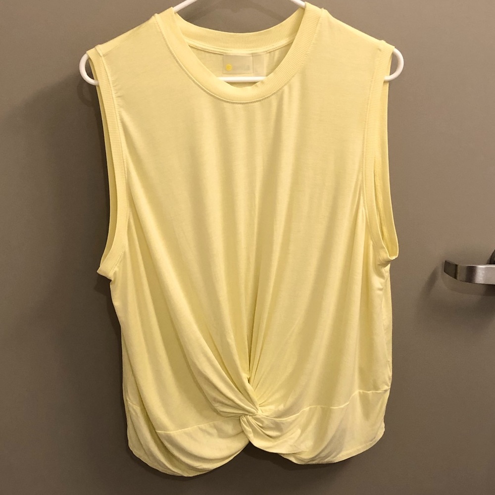 Zella shirt soft yellow